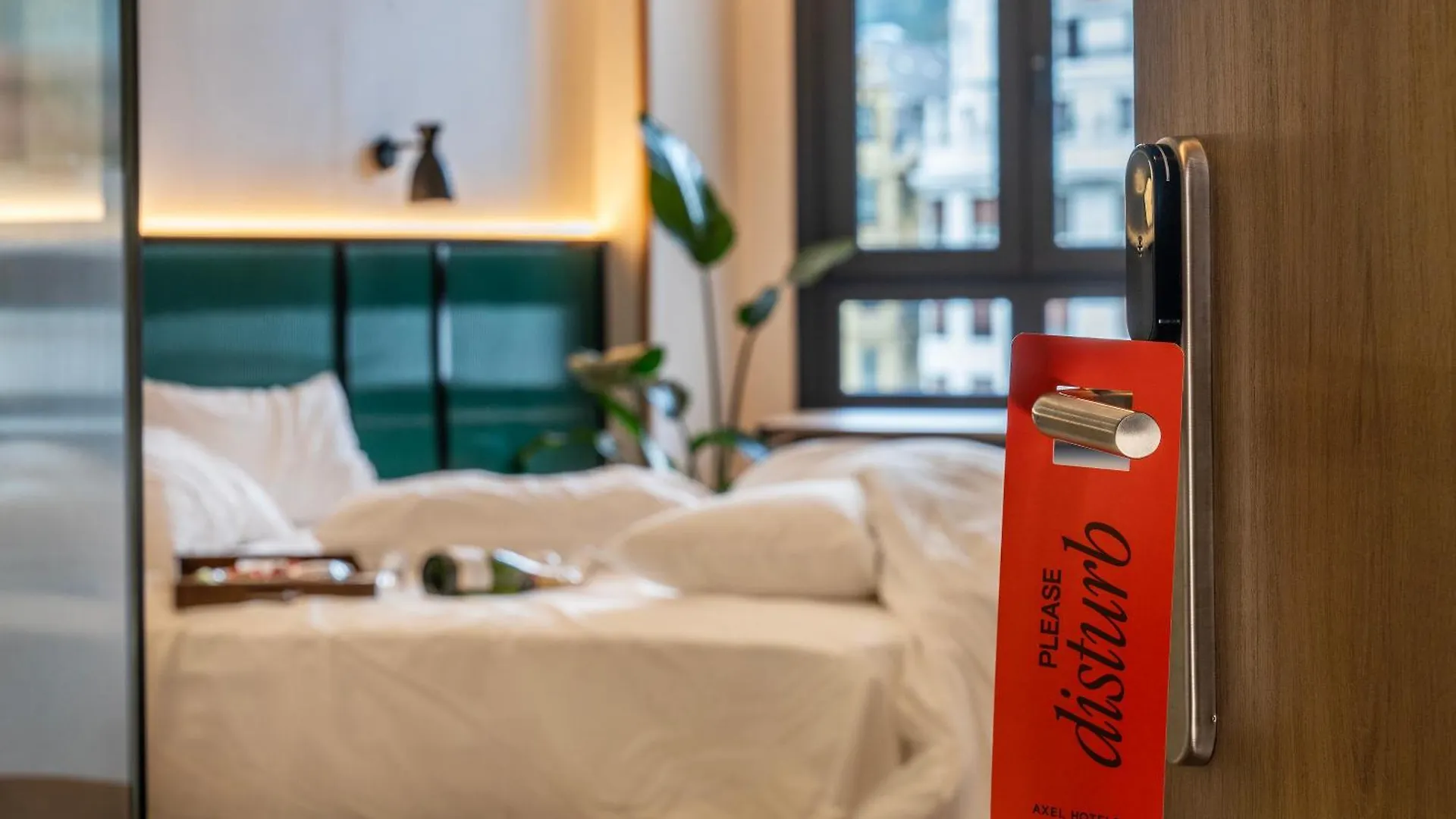 Axel Hotel Bilbao - Adults Only 4*,